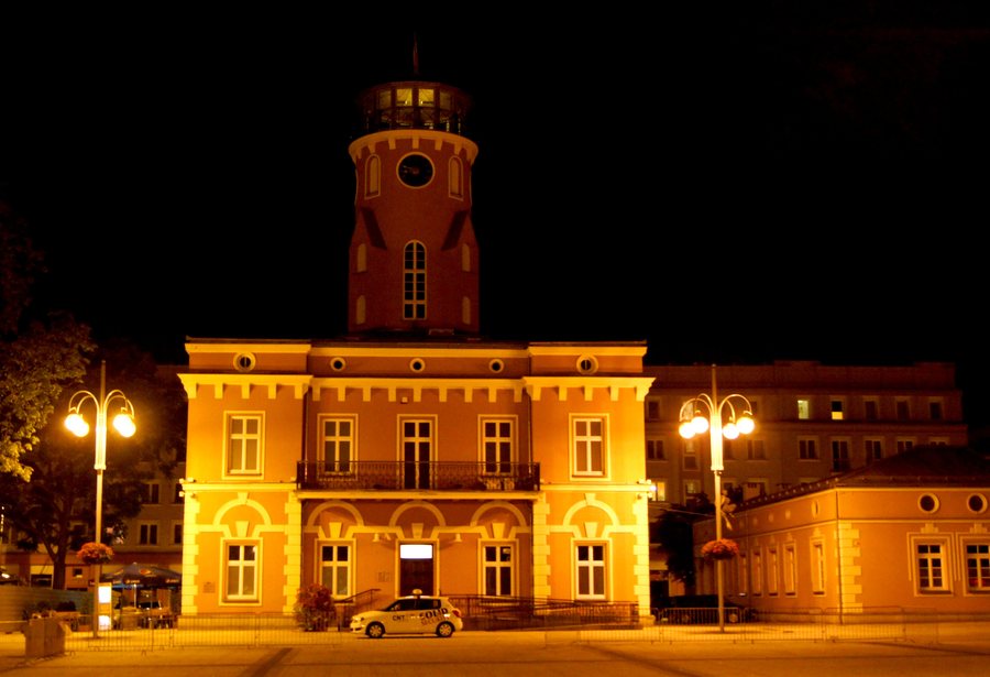 File:Częstochowa pl. Biegańskiego, dawny ratusz.jpg