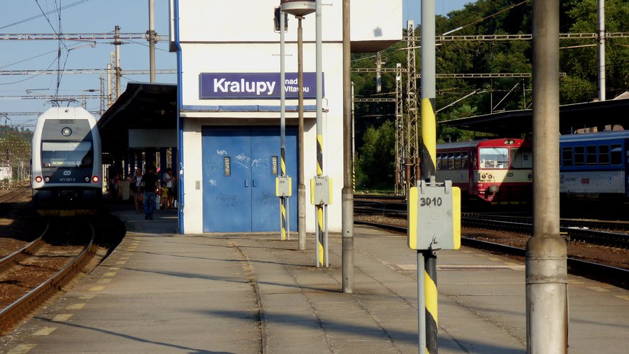 File:,Kralupy nad Vltavou, nádraží - panoramio.jpg