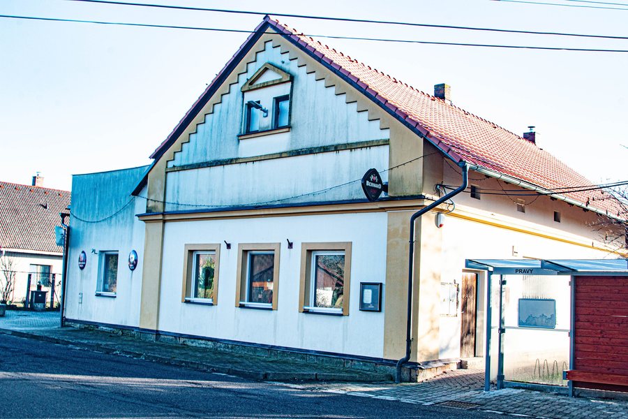 File:Obecní úřad Pravy.jpg