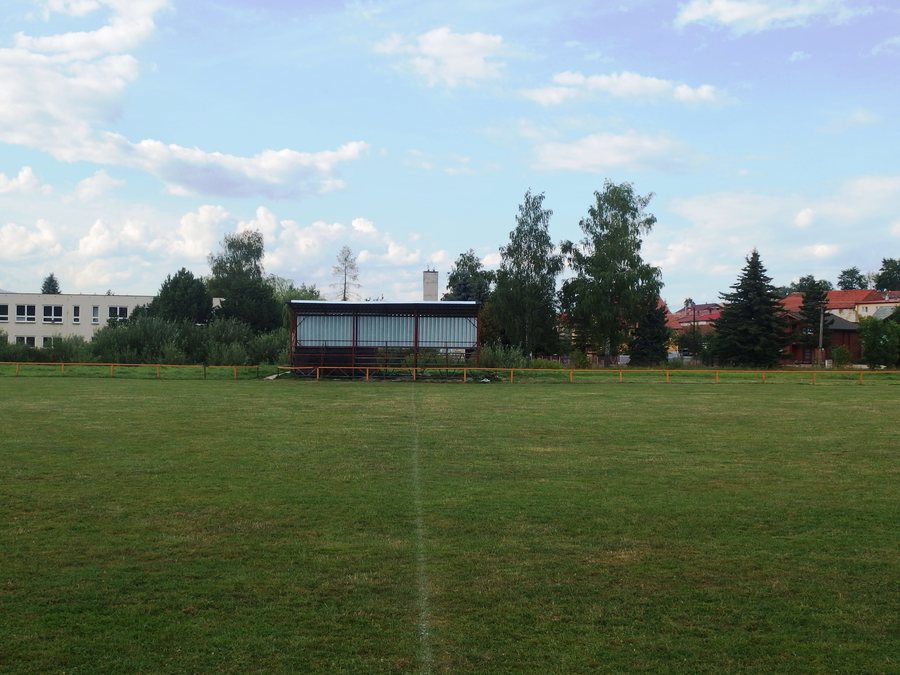 File:Vrbov, ihrisko.jpg
