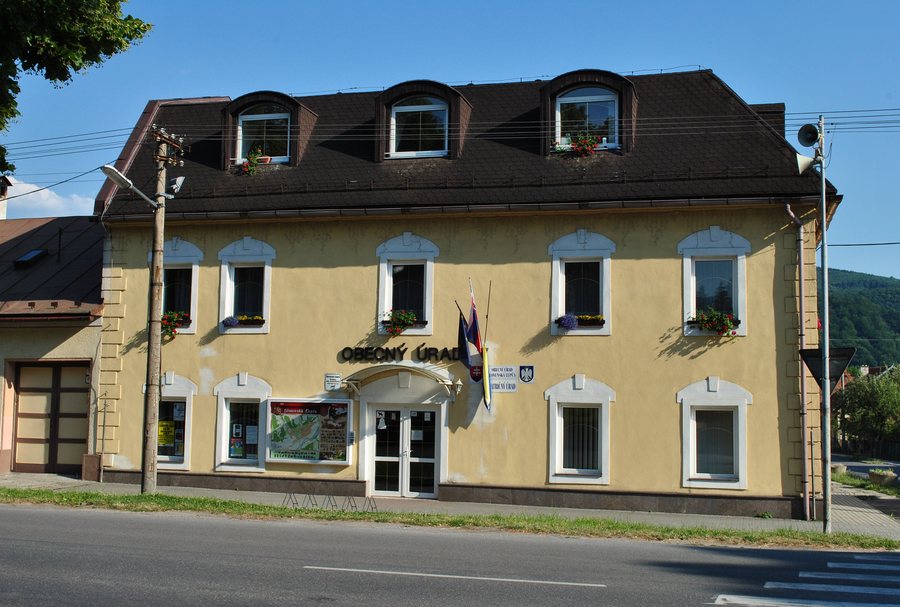 File:Slovenská Ľupča - obecný úrad - 2015.JPG