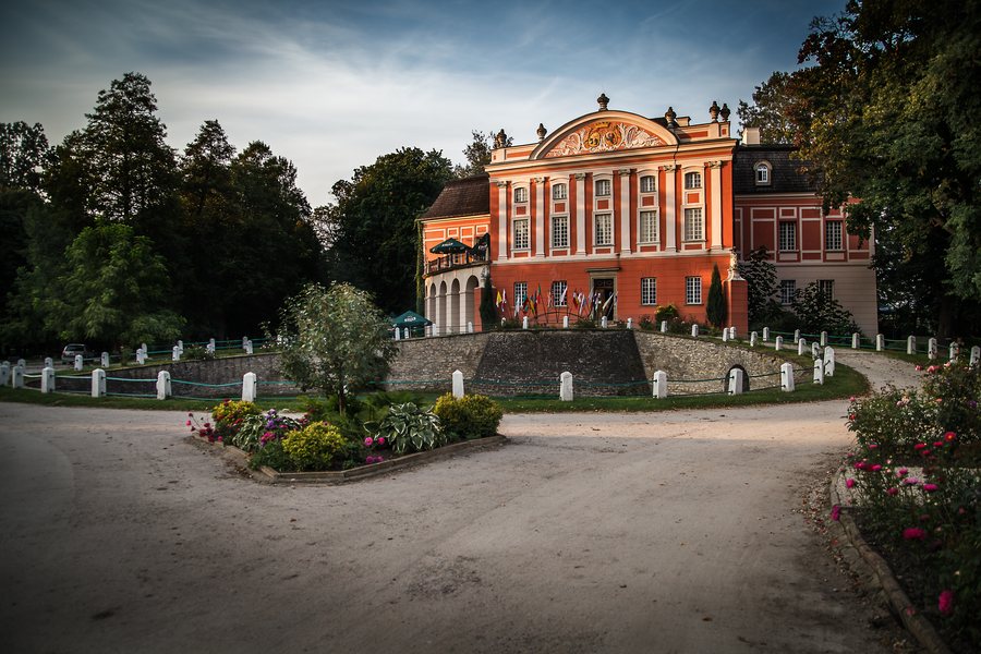 File:Palac kurozweki.jpg