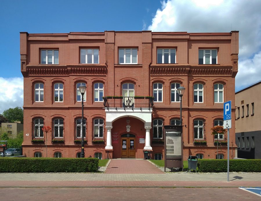 File:Radzionków town hall 2020.jpg