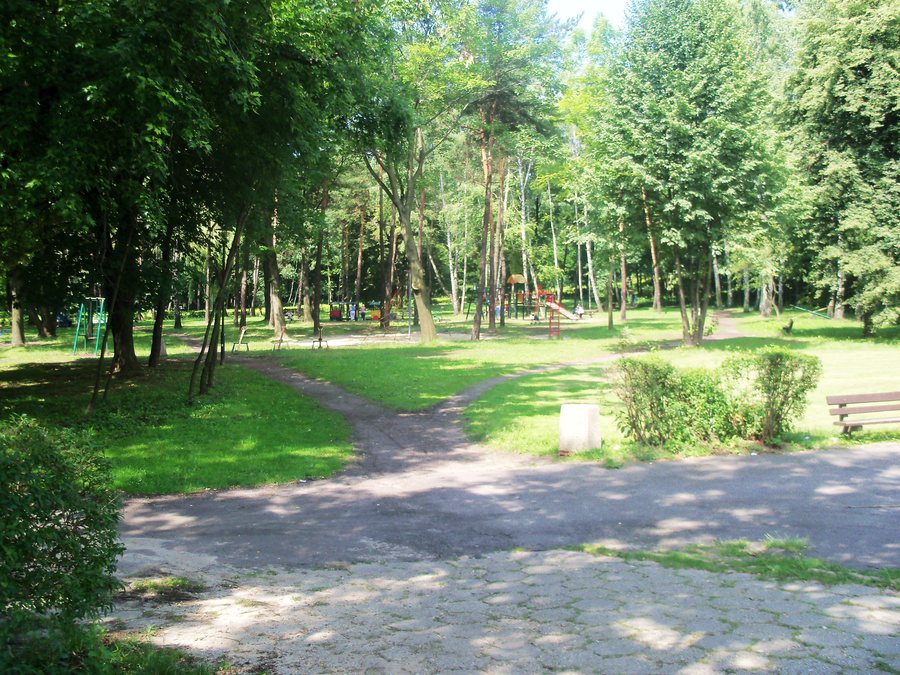 File:Wojkowice Park (2).jpg