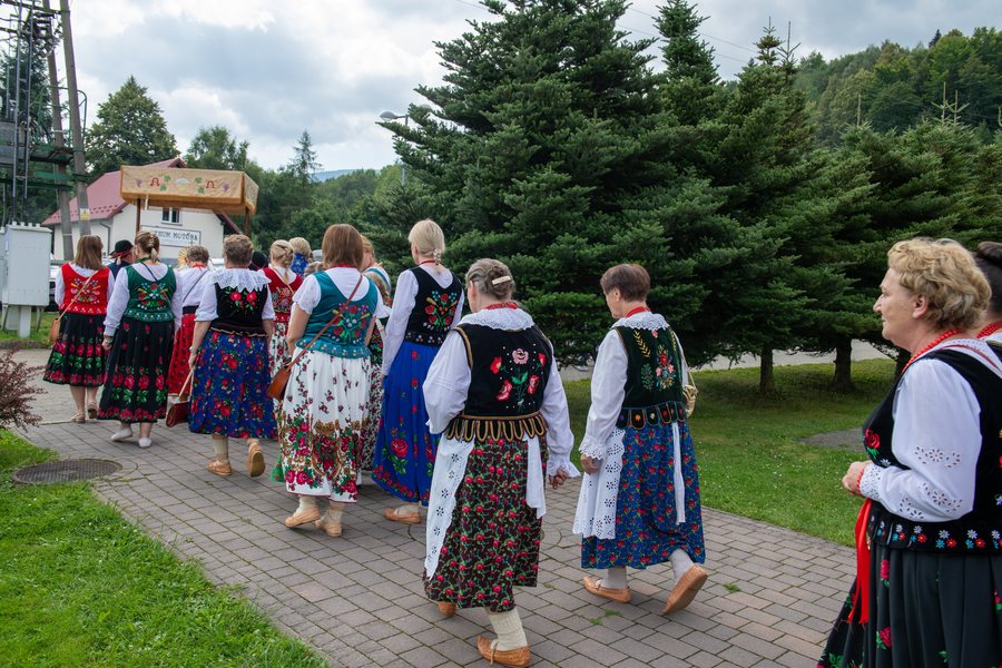 File:Odpust parafialny - Parafia Najświętszej Marii Panny Królowej Aniołów w Korbielowie-Korbielów-2024-0006-RIKiWK-MCD.jpg