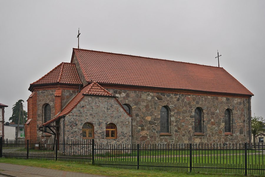 File:Kościół Wniebowzięcia NMP (Łubowo).jpg