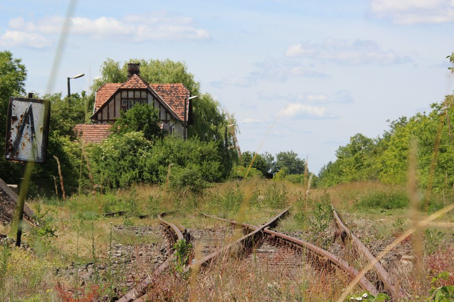 File:Chrzypsko Wielkie stacja 01 przed-before 2025.jpg
