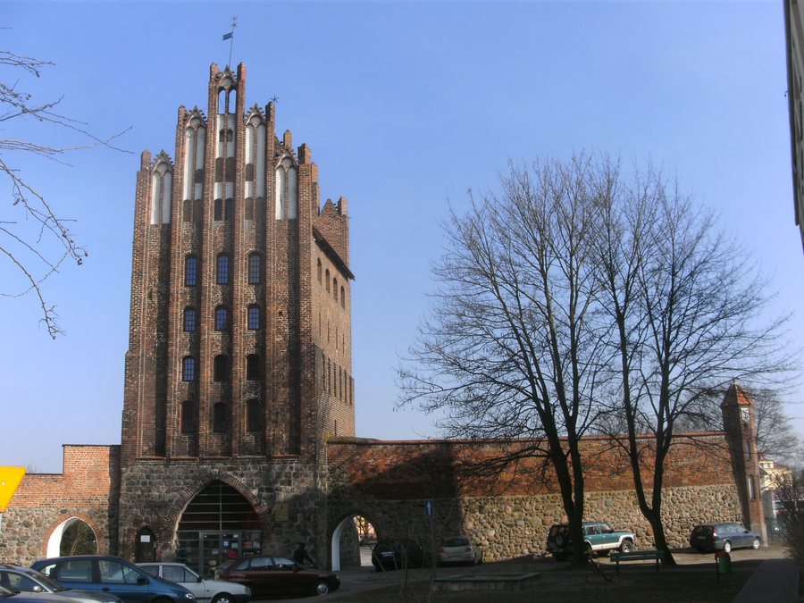 File:Gollnow Wolliner Tor.jpg