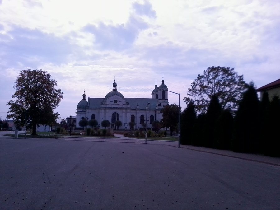 File:Church in Luszowice.jpg