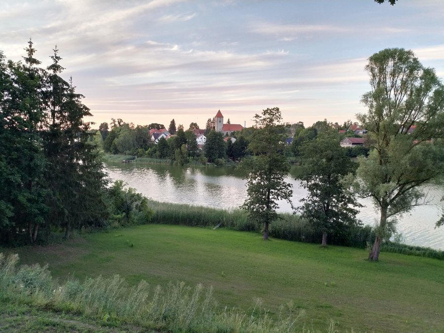 File:20240718 202938 Jezioro Świętajno.jpg