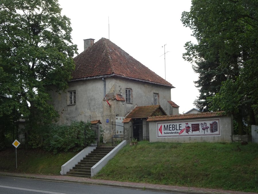 File:Końskowola, dwór Tęczyńskich.jpg