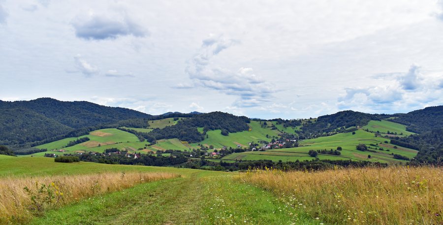File:Terka village, view from NW, Lesko County, Subcarpathian Voivodeship, Poland.jpg
