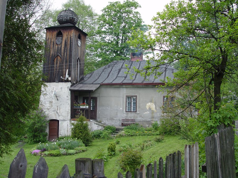 File:Dworek w Kamesznicy 1.JPG