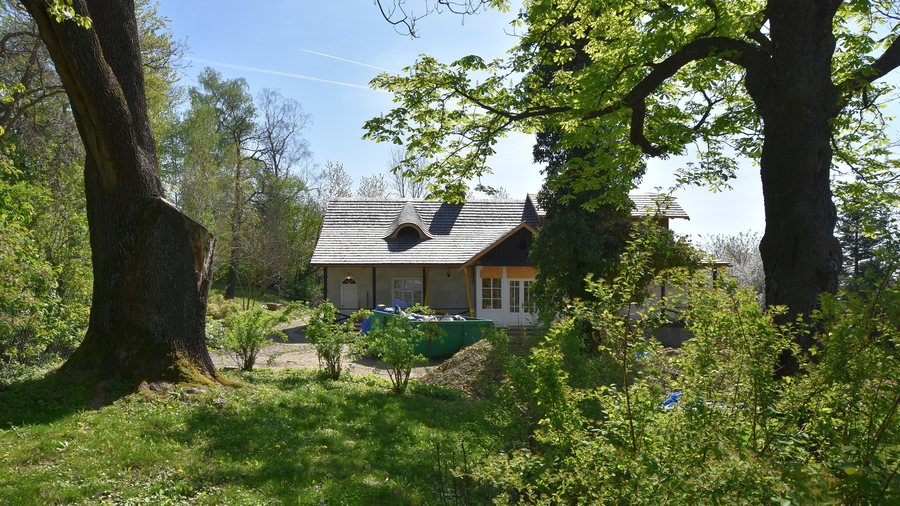 Kwiatonowice, ogród dworski (HB1)