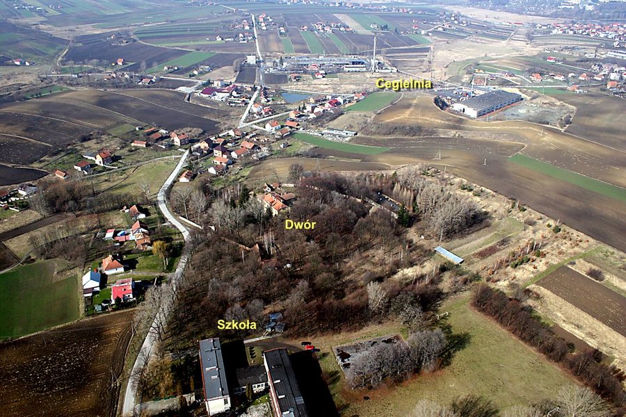 File:Odonow lotniczy 2007.jpg
