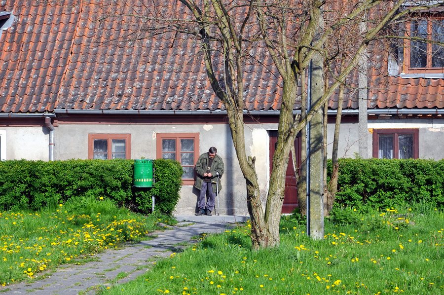 File:Pasym Dworcowa przy skwerze.jpg