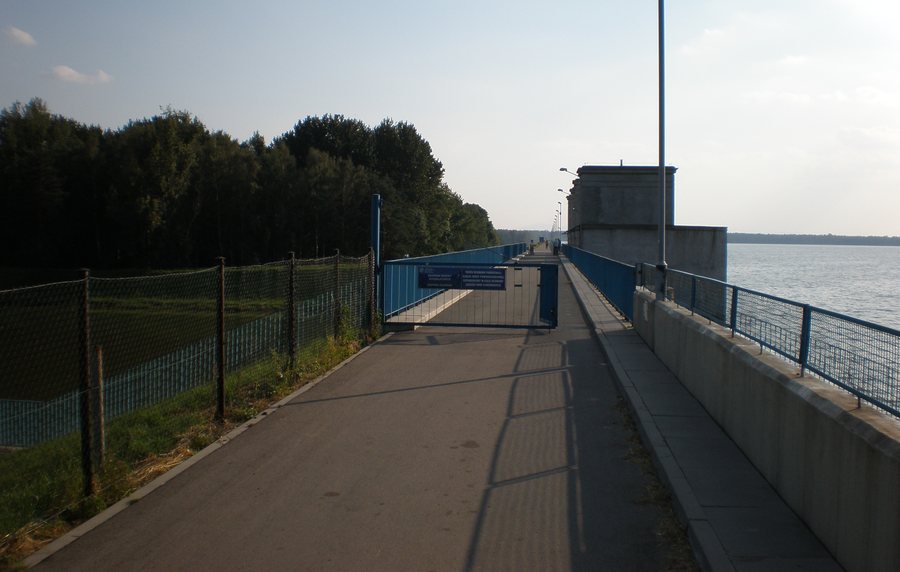 File:Jezioro Goczałkowickie 001.JPG