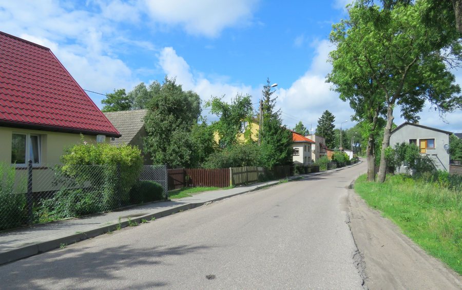 File:CICHE centrum miejscowości 04.jpg