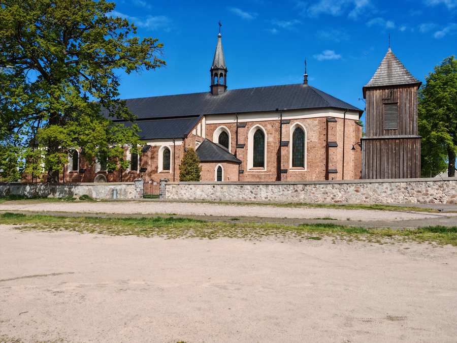 File:Wąsosz Kościół Przemienienia Pańskiego 01.jpg