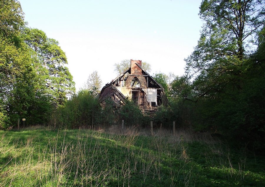 File:Dzikowo dwór.jpg