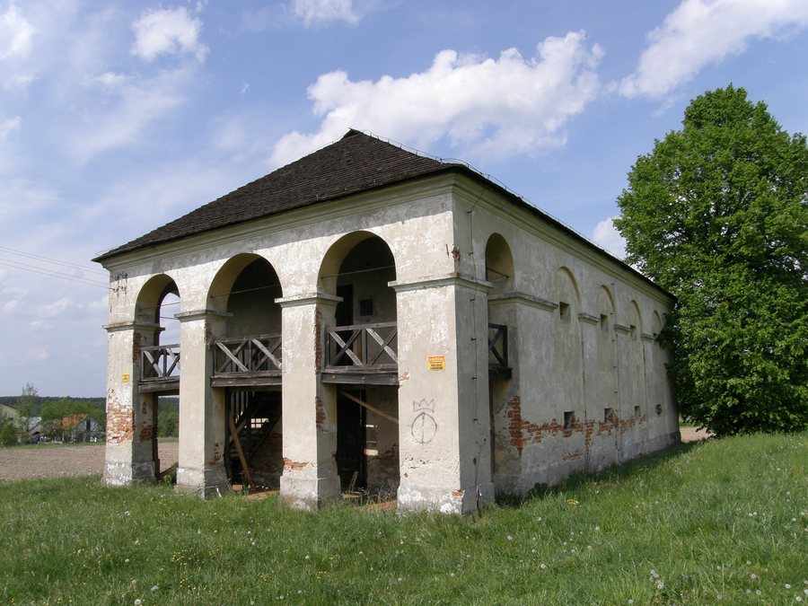 File:Brzóza Stadnicka - spichlerz (1).jpg