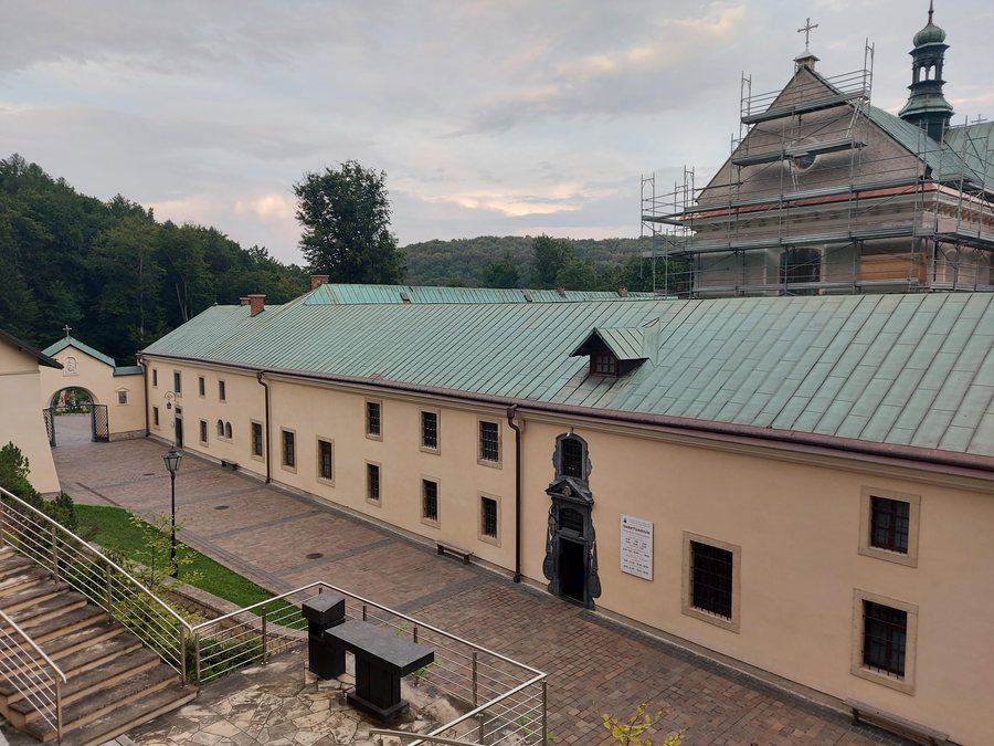 File:Czerna Monastery (2).jpg