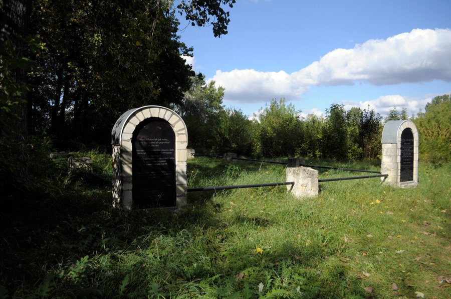 Ożarów - Jewish cemetery