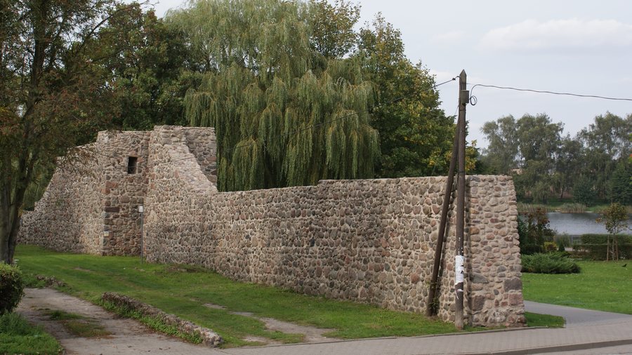 File:Strzelce Krajeńskie, mury obronne (04).jpg