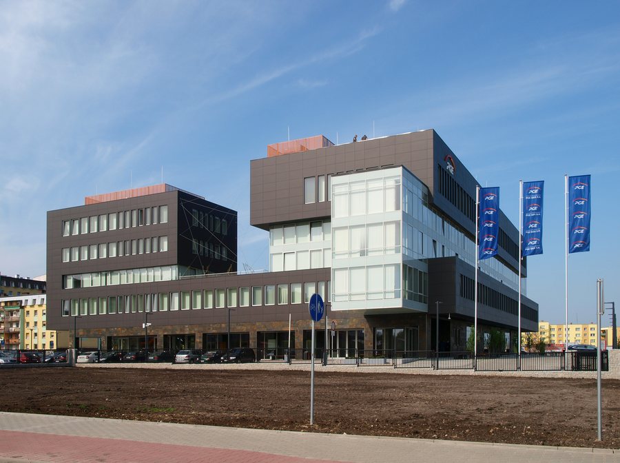 File:Bełchatów -siedziba PGE 4.JPG