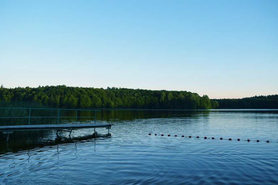File:Jezioro Więcborskie, piękno sztuki wodnej.jpg