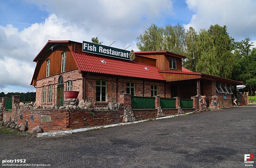 File:Łowicz Wałecki, Zajazd - fotopolska.eu (336873).jpg