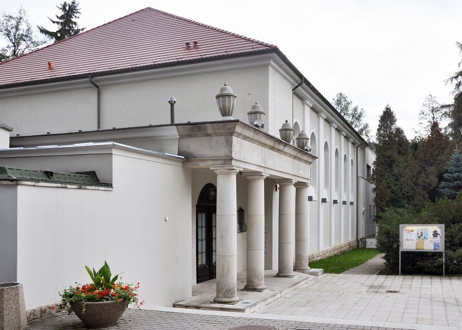 Polanica Zdrój, Teatr Zdrojowy, 01.JPG