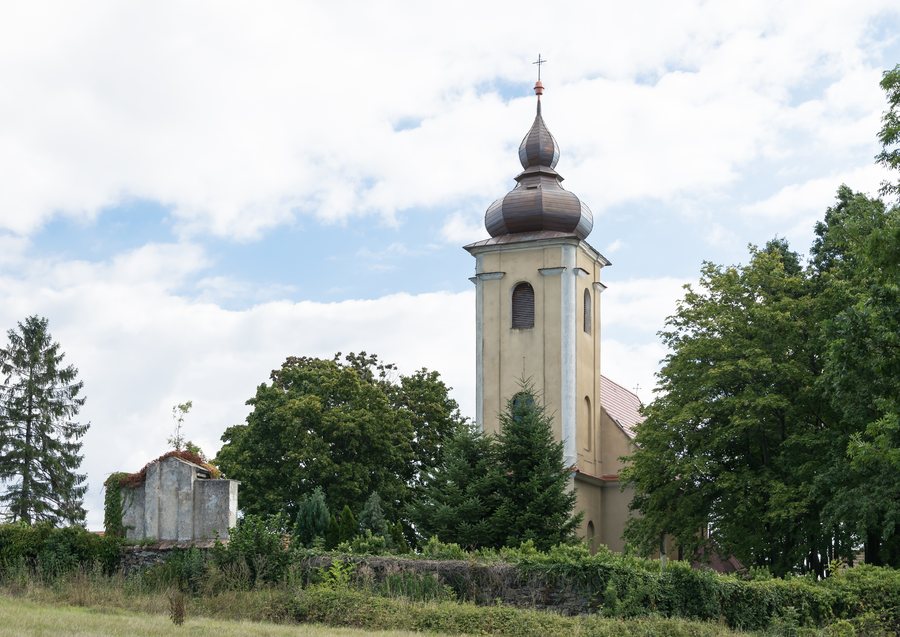 File:2019 Kościół św. Jakuba Apostoła w Kozińcu 1.jpg