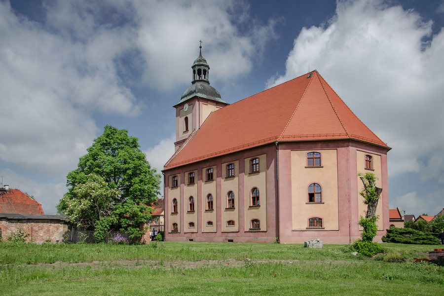 File:SM Kiełczów kościół Matki Boskiej Różańcowej (0) ID 723983.JPG