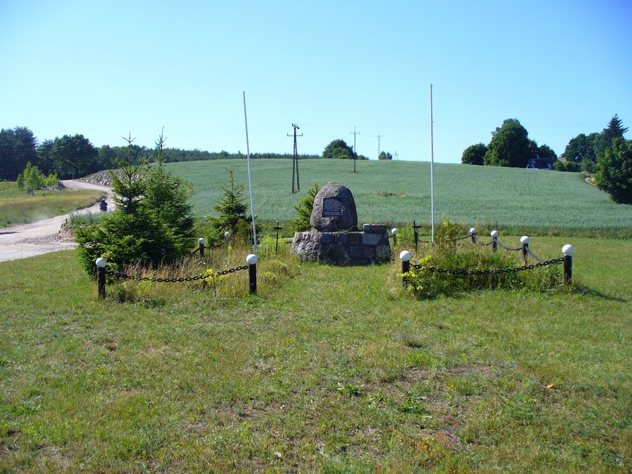 File:POL.Koleczkowo.Pomnik1.jpg