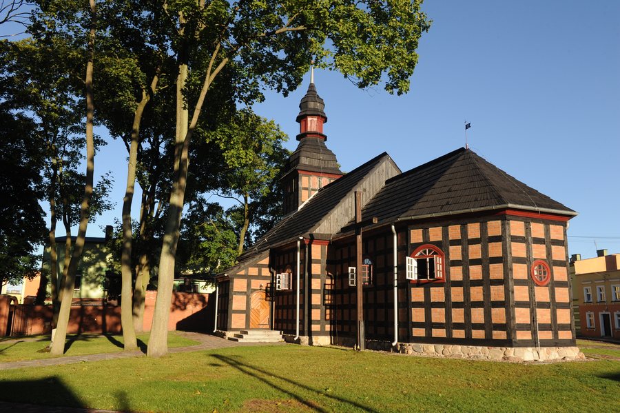 File:Czarne, kościół po remoncie.jpg