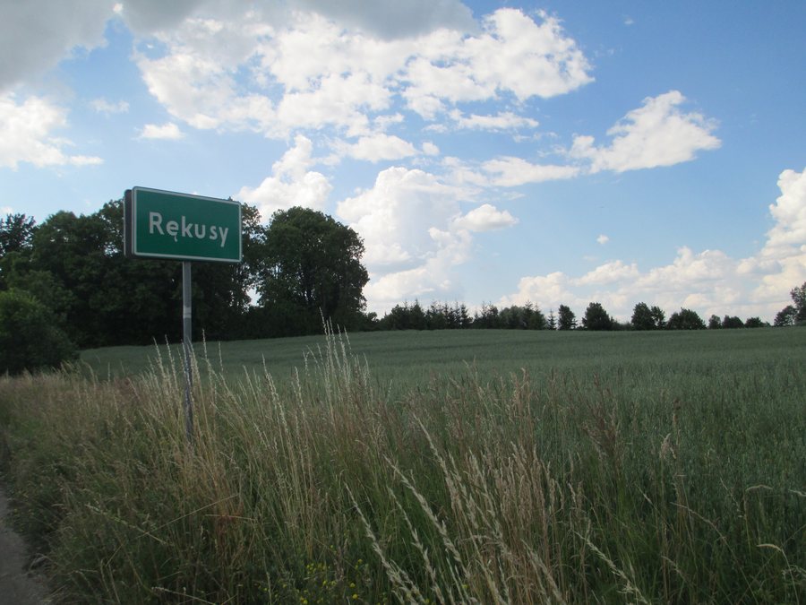File:Rękusy - gm. Ełk.JPG