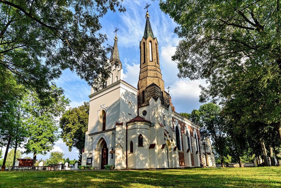 File:Kościół rzymskokatolicki p.w. św. Marcina - front.jpg