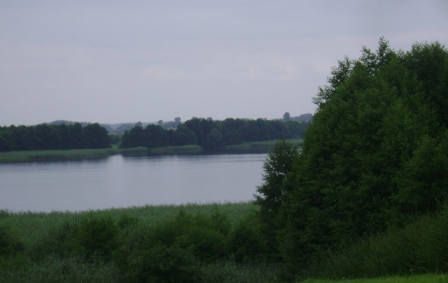 File:Leleszki. Jezioro Leleskie 01.JPG