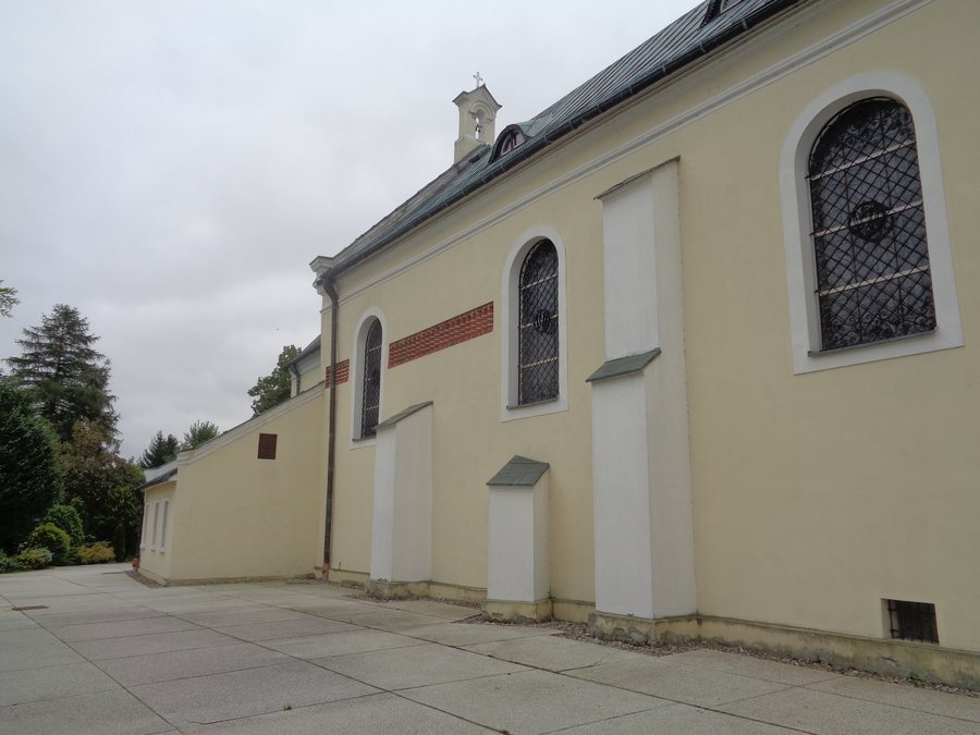 File:Brdów-Backs of the monastery.jpg