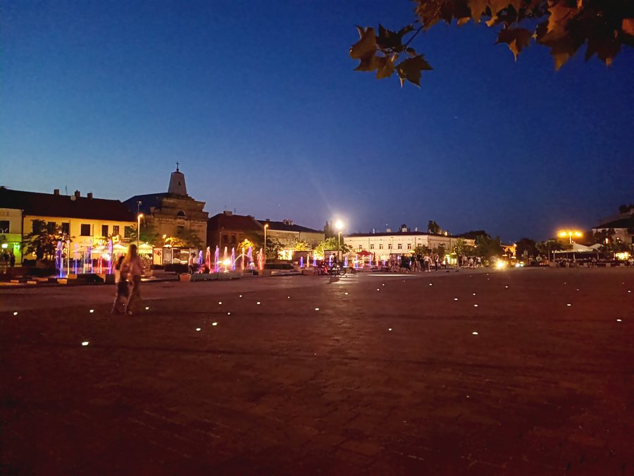 File:Tomaszów Mazowiecki, Poland. Kościuszko Square – main square of Tomaszów.jpg