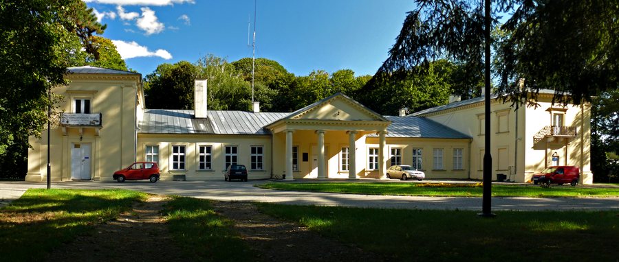 Garbów palace complex, front elevation