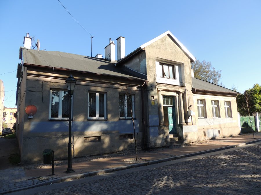 File:Zgierz, Narutowicza 15.JPG