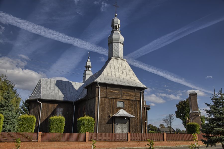 File:Kościół św. Bartłomieja w m. Żdżary.jpg