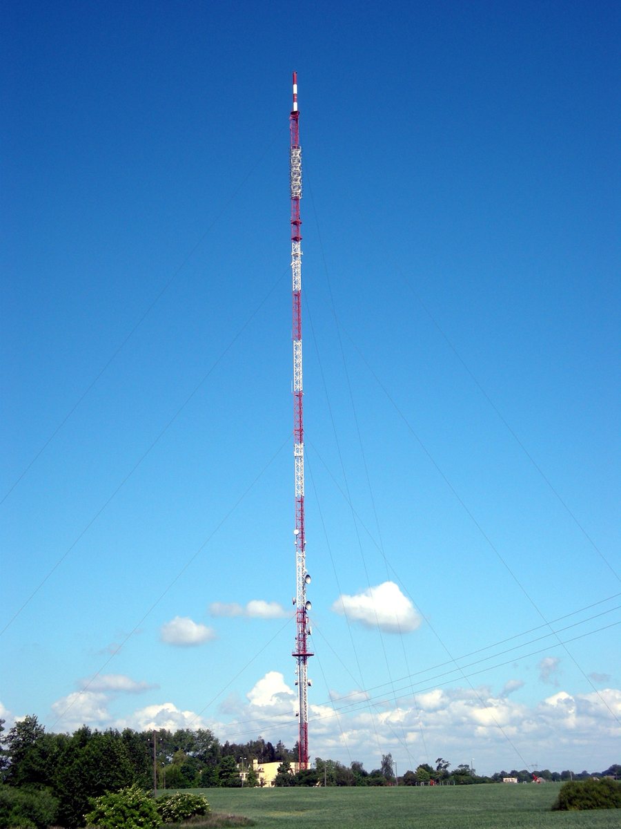 File:Trzeciewiec mast.jpg