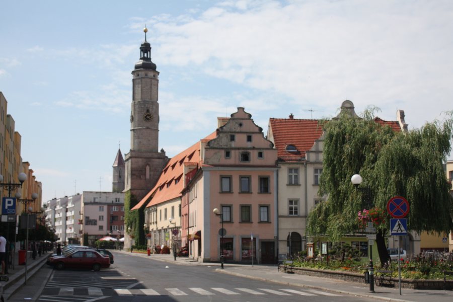 File:Lwówek Śląski Rynek (3).JPG