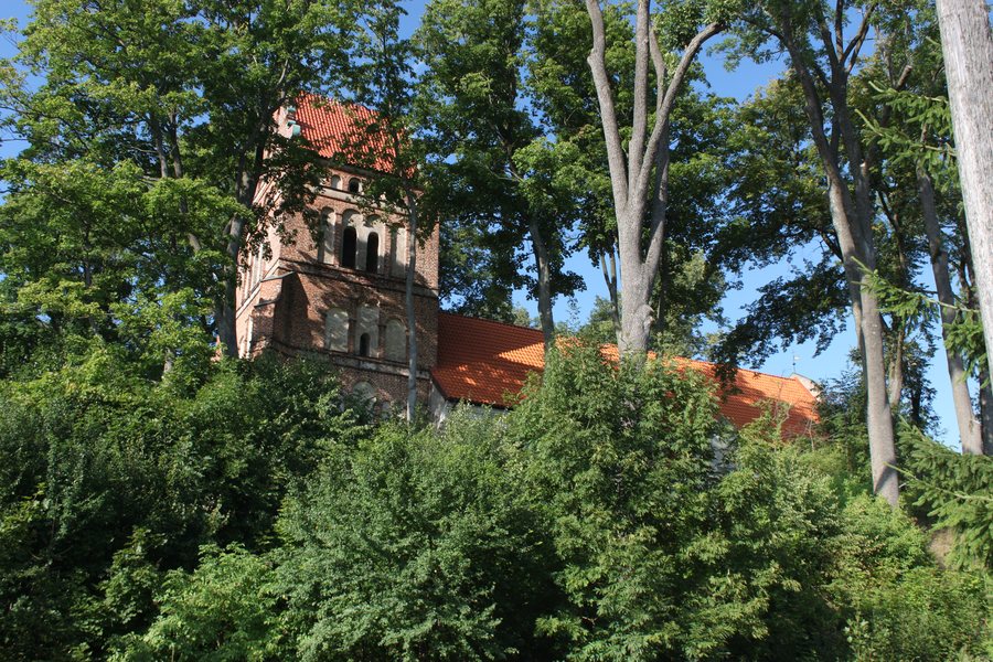 File:Dźwierzuty - Lutheran church 02.jpg