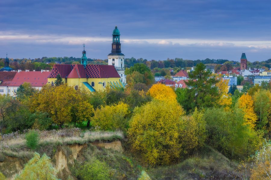 File:Sanktuarium w Trzebnicy.jpg
