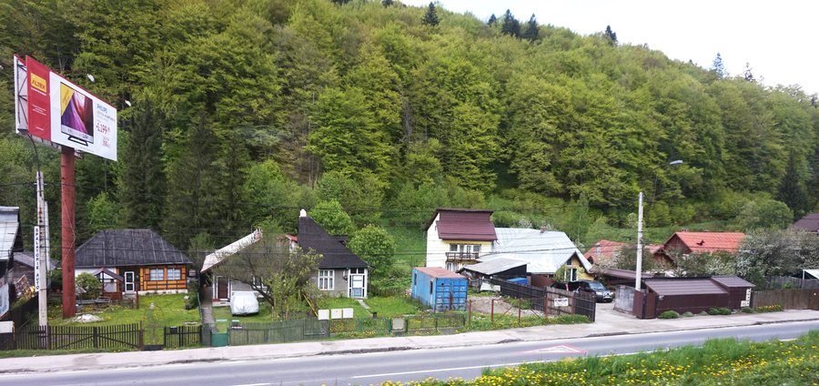 File:Predeal - houses 2.jpg