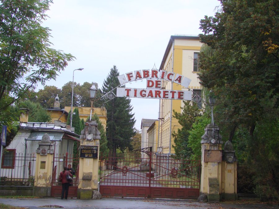 File:RO CV Fabrica de tigarete Sfantu Gheorghe (1).jpg